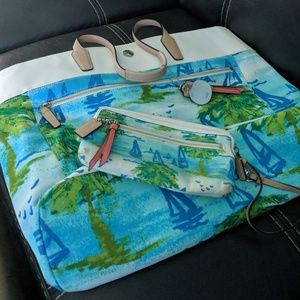 Coach Island tote. MATCHING WRISTLET
